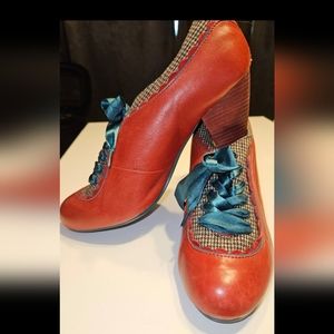 Poetic Licence size 9